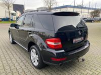 tweedehands Mercedes ML350 M-KLASSECDI Grijs kent. / Navi / Cruise / Schuif/kanteldak / PDC / Trekhaak / Clima / Camera