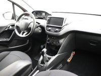 tweedehands Peugeot 208 1.2 PureTech Signature 110 PK | Navigatie via Mirrorlink | Cruise Control | Climate Control | Parkeersensor | Metallic lak | 1e eigenaar | Voorraad
