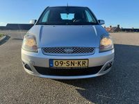 Occasion Ford Fiesta Futura 69 PK (50 kW) 2006 Grijs Hatchback