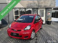 Occasion Toyota Aygo 68 PK (50 kW) 2011 Rood Hatchback