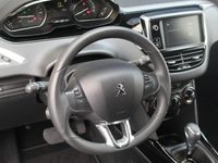 tweedehands Peugeot 2008 Signature 1.2 130pk EAT6 | Navi | Airco | Cruise | LMV | PDC | Carplay