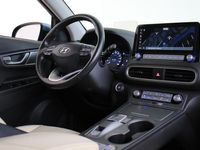 tweedehands Hyundai Kona EV Premium 64 kWh | Parkeercamera | Stoel- en stuu