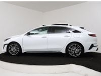 Occasion Kia ProCeed GT 142 PK (104 kW) 2024 Deluxe white (licht wit metallic) Hatchback