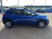 tweedehands Dacia Sandero 1.0 TCe 90 Stepway, Essential, Airco, Apple carplay/Android auto, Navigatie, Multimedia systeem, Parkeersensoren, Cruise control, Dimlicht automatisch, Regensensor, Led verlichting, Elektrische ramen en spiegels , Dealer onderhouden, Fabriek