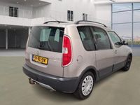 tweedehands Skoda Roomster 1.6-16V Scout/AUT/PANO/PDC/NAVI