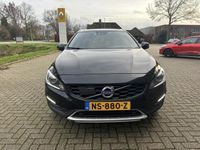 tweedehands Volvo V60 CC 2.0 T5 Nordic+ | Automaat | Navi | Clima | Leder | Cruise | PDC V+A | LM velgen 17" | Harman Kardon | Trekhaak afn.