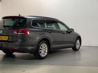 tweedehands VW Passat Variant 1.5 TSI 150pk DSG Business Navigatie Trekhaak Parkeersensoren