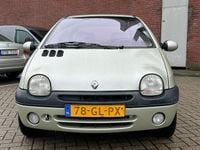 Occasion Renault Twingo 75 PK (55 kW) 2001 Geel Hatchback