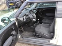 tweedehands Mini Cooper 1.6 , Airco, deukje links achter.