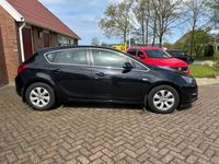 tweedehands Opel Astra 1.4 TURBO BLITZ 120 PK! TREKHAAK/NAVIGATIE/PDC V&A