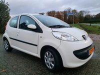 tweedehands Peugeot 107 1.0-12V XS 5-Deurs met Airco en Diverse Opties !