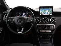 tweedehands Mercedes A180 AUT. LEASE EDITION + NAVIGATIE / XENON / SPORSTOELEN