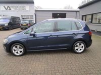 Occasion VW Golf VII Highline 110 PK (80 kW) 2015 Blauw, metallic lak Hatchback