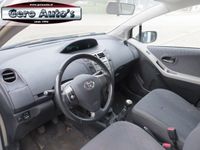 tweedehands Toyota Yaris 1.3 VVTi Aspiration 5 deurs airco 5 deurs ,airco lichte portierschade zie foto