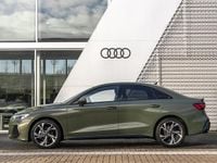 Nieuw Audi A3 Ambiente 116 PK (85 kW) 2025 Groen (metallic) Sedan