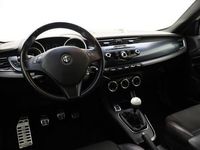 tweedehands Alfa Romeo Giulietta 1.6 JTDm Distinctive 105pk | Trekhaak | Parkeer Se