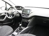 tweedehands Peugeot 2008 1.2 PureTech Blue Lion 110pk | Navigatie | Parkeersensoren | Stuurwielbediening