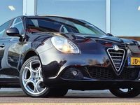 tweedehands Alfa Romeo Giulietta 1.4 T Distinctive 170PK lerenbekleding 18"LM velge