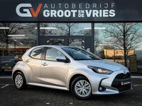 Occasion Toyota Yaris Hybrid Active 116 PK (85 kW) 2021 Zilver Hatchback