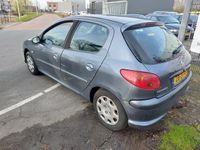 tweedehands Peugeot 206 1.4 5 deurs Airco lichte schade