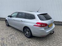 tweedehands Peugeot 308 SW 1.2 PureTech Style - met trekhaak -