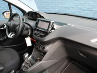 tweedehands Peugeot 208 5drs 1.2 PureTech Signature | Navigatie | Lichtmetaal | Spoiler | Parkeersensoren |