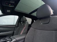 tweedehands Hyundai Tucson 1.6 T-GDI PHEV N Line Sky 4WD / ¤ 7.200,- Voordeel / ¤ 46.095,- Rijklaar / GROOT Glazen schuif-kanteldak / Stoel verwarming+verkoeling / Navigatie + Apple Carplay/Android Auto / Climate Control /
