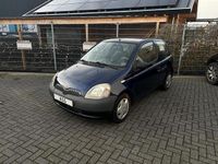 Occasion Toyota Yaris 86 PK (63 kW) 2002 Blauw Hatchback