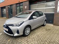 tweedehands Toyota Yaris 1.5 Hybrid vol automaat lage km stand