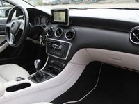 tweedehands Mercedes A160 CDI Prestige Navigatie/Parkeersensoren rondom/Lederen bekleding/Lichtmetalen velgen/Airco/Elektrische spiegels/Elektrische ramen/Bluetooth