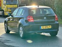 tweedehands BMW 116 1-SERIE i High Executive 5DR*Cruise*Airco*LM velgen*Parkeersensoren*04-09-2024 APK*