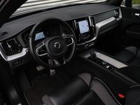 tweedehands Volvo XC60 2.0 Recharge T6 AWD R-Design PANODAK KEYLESS LED APPLE CARPLAY SPORTSTOELEN