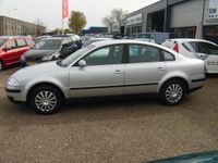 tweedehands VW Passat 2.0 Comfortline|Airco|1e Eigenaar|Nw.APK|Trekhaak|Dealer Onderhouden..