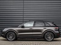 tweedehands Porsche Cayenne 3.0 E-Hybrid | PANORAMADAK | SPORT-CHRONO | SPECIAL COLOR WRAP | BLACK-OPTIC | ACTIVE CRUISE | 360 CAMERA | LUCHTVERING | TREKHAAK | MEMORY SEATS | ACTIVE CRUISE