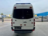 tweedehands Mercedes Sprinter 319 CDI Furgon 4x2 Ambulance L2H2