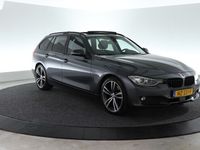 tweedehands BMW 330 3-SERIE Touring d xDrive High Executive / SCHUIF-KANTEL / ELEK. TREKHAAK / STOELVERW. /