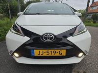 Occasion Toyota Aygo X-play 69 PK (50 kW) 2016 Wit Hatchback