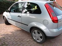 Occasion Ford Fiesta 69 PK (50 kW) 2004 Zilver Hatchback