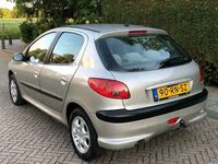 tweedehands Peugeot 206 1.4-16V Gentry airco 5 deurs 4 electrisch ramen