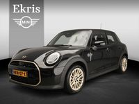 Occasion Mini Cooper Favoured 156 PK (114 kW) 2025 Zwart Hatchback