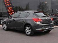 tweedehands Opel Astra 1.4i Enjoy Navi CruiseC ParkS Garantie*
