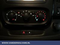 tweedehands Opel Vivaro 1.6 CDTI 146pk L2H1 Euro6 Airco | Camera | Navigatie | Trekhaak Cruisecontrol, LED, Parkeersensoren, Bijrijdersbank