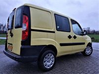 Occasion Fiat Doblò 77 PK (56 kW) 2006 Geel MPV
