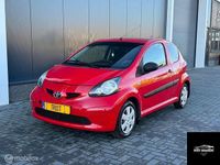 Occasion Toyota Aygo 68 PK (50 kW) 2006 Rood Hatchback
