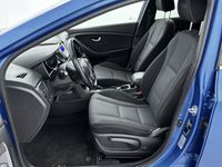 tweedehands Hyundai i30 Wagon 1.6 GDi Comfort // AUTOMAAT // VERWARMDE STOELEN + STUUR //