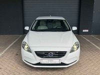 tweedehands Volvo V40 1.6 D2 XENON-LEDER-NAVI-SHZ-AHK-CAM