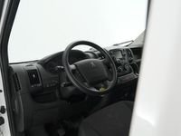 tweedehands Peugeot Boxer 330 2.2 BlueHDi 140 L2H2 Premium | Camera | Navigatie | Betimmering Laadruimte | Parkeersensoren