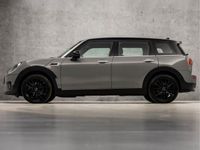 tweedehands Mini Cooper Clubman 1.5 Sport (NAVIGATIE, CLIMATE, DEALER ONDERHOUDEN, SPORTSTOELEN, CRUISE, PARKEERSENSOREN, ZWART HEMEL, NIEUWSTAAT)