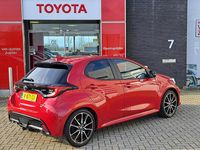 Occasion Toyota Yaris Hybrid Sport 131 PK (96 kW) 2024 Rood Hatchback