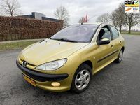 Occasion Peugeot 206 Premium 75 PK (55 kW) 2003 Geel Hatchback